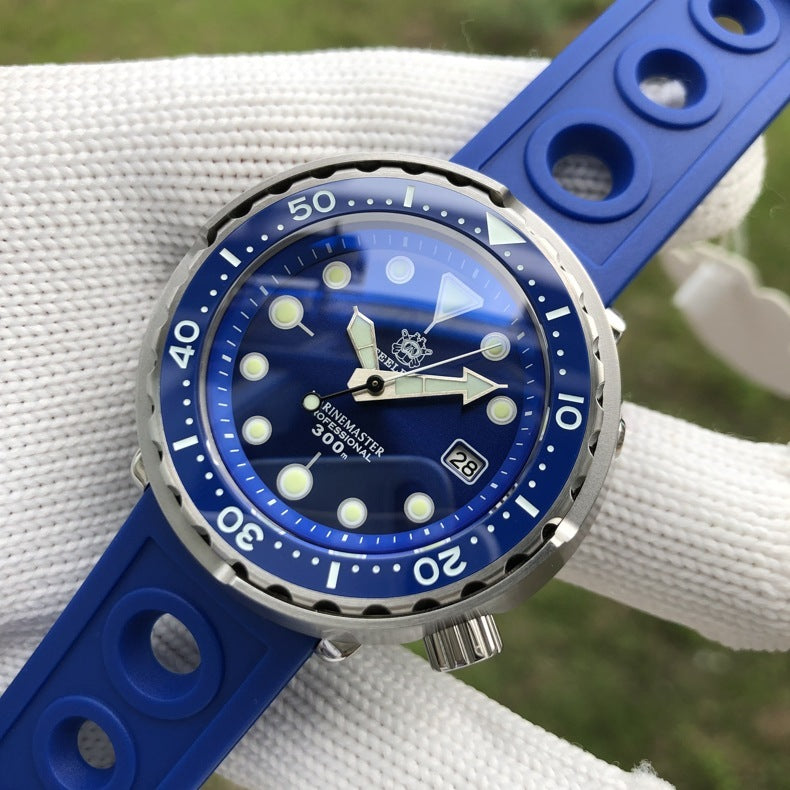 Sapphire lens canned diving watch