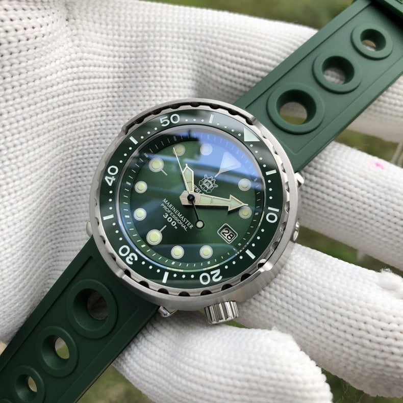 Sapphire lens canned diving watch