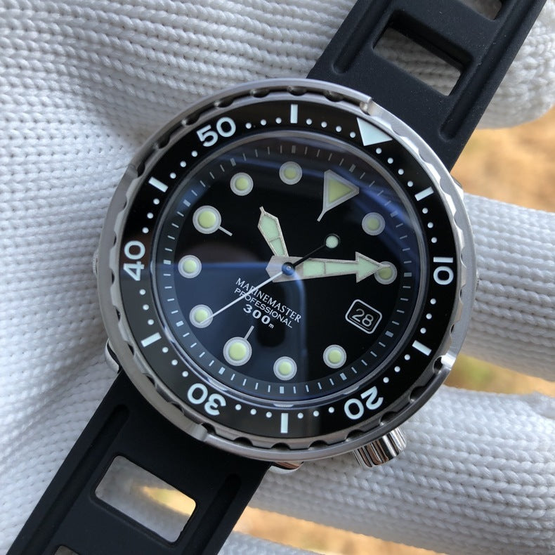 Sapphire lens canned diving watch
